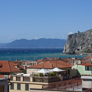 Vacanza a Finale, ma l’appartamento non esiste: coppia vercellese truffata