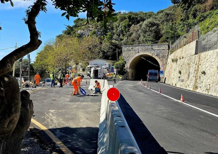 Finale, Aurelia verso la riapertura totale a San Donato: via il cantieri ma c'è il "nodo" della riga continua Finale, Aurelia verso la riapertura totale a San Donato: via il cantieri ma c'è il "nodo" della riga continua