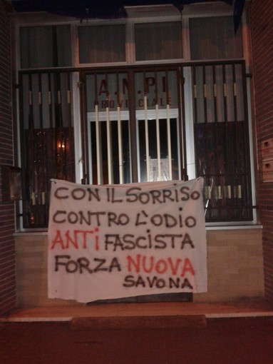 Savona, nuovi striscioni di Forza Nuova contro l'Islam e l'Anpi