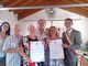 Da ben tre generazioni in vacanza a Pietra Ligure: la famiglia Re Fraschini - Zanoni premiata dal sindaco Valeriani