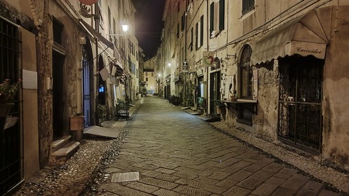 Finalborgo torna a immergersi nella "Notte Romantica": sarà il bacio il tema di quest'anno Finalborgo torna a immergersi nella "Notte Romantica": sarà il bacio il tema di quest'anno