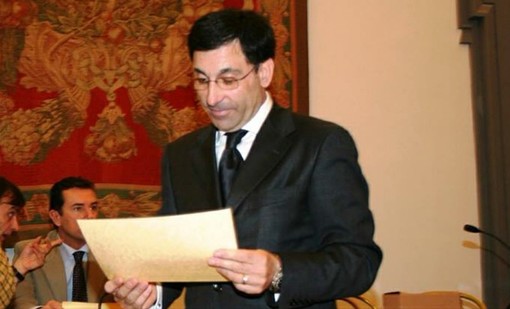 Andora, botta-risposta tra Nicolini e Floris sulle spese legali della precedente amministrazione
