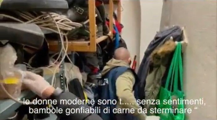 "Penso che farò Traini 2.0": le frasi choc del 22enne arrestato per terrorismo "Penso che farò Traini 2.0": le frasi choc del 22enne arrestato per terrorismo