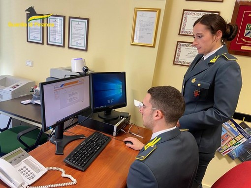 Guardia di Finanza, scoperti 22 lavoratori in nero nel savonese Guardia di Finanza, scoperti 22 lavoratori in nero nel savonese