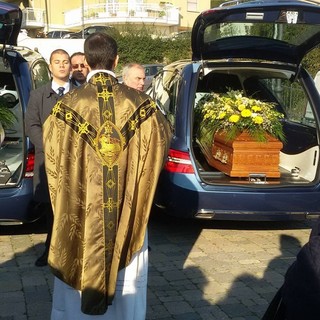 Esplosione di Arnasco, grande commozione e tristezza ai funerali di Marco Vegezzi e Edoardo Niemen Esplosione di Arnasco, grande commozione e tristezza ai funerali di Marco Vegezzi e Edoardo Niemen
