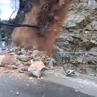 Bormida, frana sulla provinciale 38: strada chiusa (VIDEO)