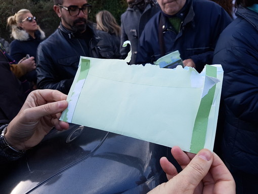 Cassazione: il proprietario non deve comunicare i dati di chi guidava l’auto se la multa non è notificata subito