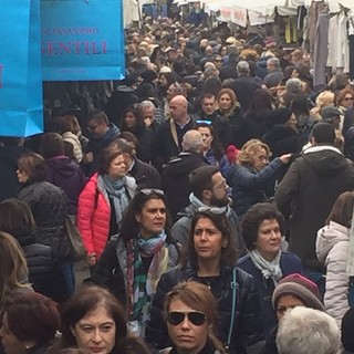 "Gli Ambulanti di Forte dei Marmi" a Savona domenica 12 febbraio "Gli Ambulanti di Forte dei Marmi" a Savona domenica 12 febbraio
