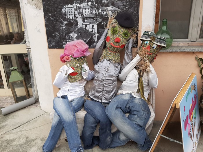 Le case di Stella Santa Giustina risplendono grazie alla Festa dello Spaventapasseri (FOTO e VIDEO) Le case di Stella Santa Giustina risplendono grazie alla Festa dello Spaventapasseri (FOTO e VIDEO)