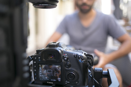 Albenga, "Visual" trasforma il centro storico ingauno in un set cinematografico