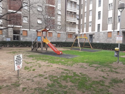 Savona, il sindaco firma un'ordinanza di divieto di stazionamento nei giardini di piazza Maestri dell'Artigianato Savona, il sindaco firma un'ordinanza di divieto di stazionamento nei giardini di piazza Maestri dell'Artigianato