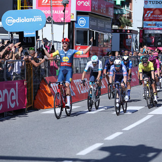 Giro d'Italia, ad Andora successo italiano: vince Jonathan Milan (FOTO)