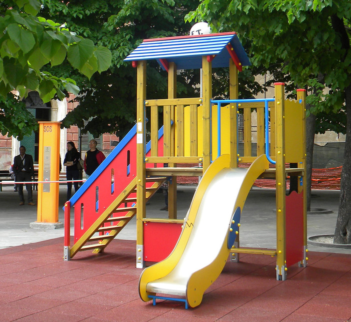 Savona, inaugurata la nuova area giochi in piazza Don Aragno a Legino