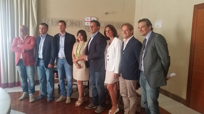 Regione, si insedia la giunta del presidente Toti: "Squadra equilibrata" Regione, si insedia la giunta del presidente Toti: "Squadra equilibrata"