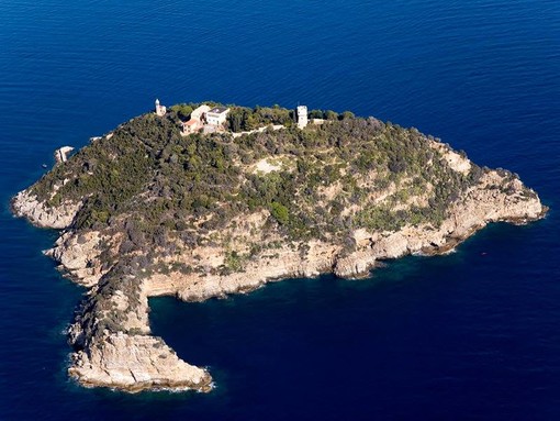 L'isola Gallinara passa di mano: acquistata per oltre 10 milioni di euro da un magnate ucraino