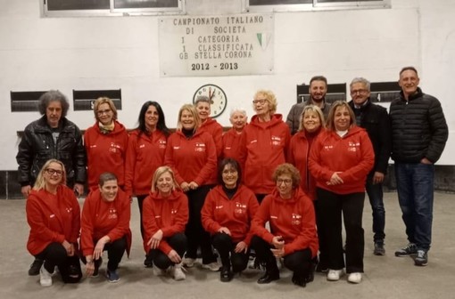 Stella, a Corona il gioco delle bocce è anche in rosa: creata una squadra femminile Stella, a Corona il gioco delle bocce è anche in rosa: creata una squadra femminile