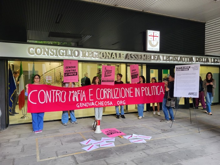 "Genova che osa" sfida il centrodestra a rispondere pubblicamente: "Quasi 20mila le firme contro Toti" "Genova che osa" sfida il centrodestra a rispondere pubblicamente: "Quasi 20mila le firme contro Toti"