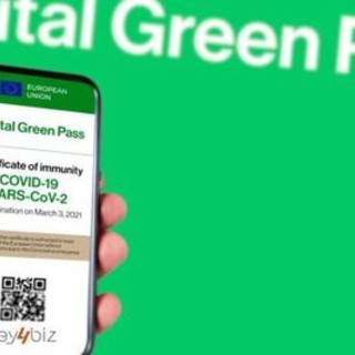 Dal 15 ottobre obbligo di green pass per tutti i lavoratori e tamponi gratuiti a chi non potrà vaccinarsi