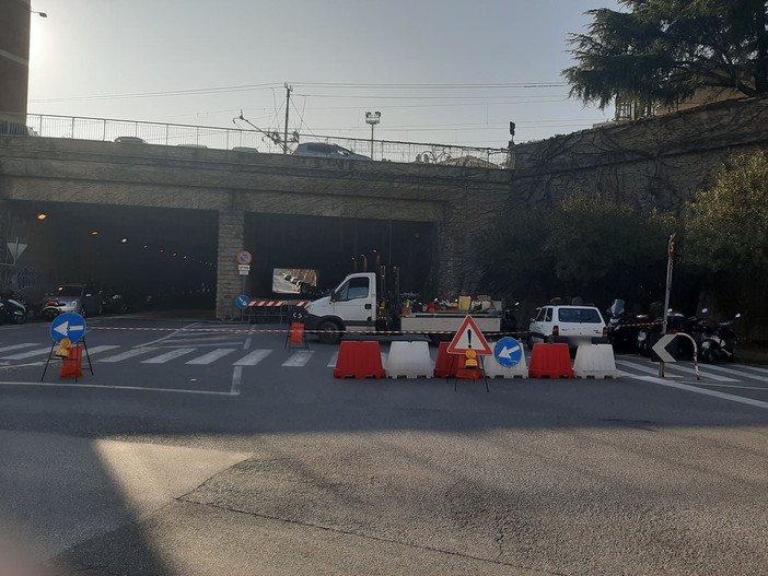 Savona, a causa dei lavori sulla fibra chiusa a salire la galleria della stazione Savona, a causa dei lavori sulla fibra chiusa a salire la galleria della stazione