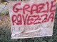 "Grazie Ravezza a 1 anno dalla tua scomparsa", a 365 giorni dalla chiusura del campo non si placa la protesta dei bambini