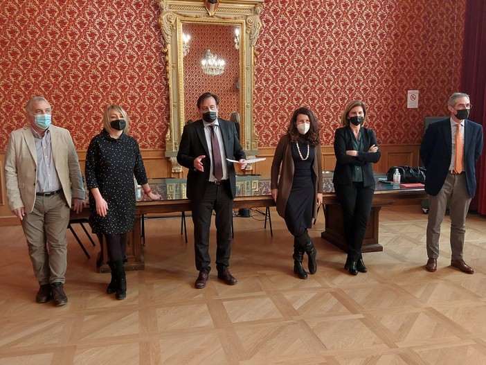 Savona, i 100 giorni del sindaco Russo: "Attenzione al coinvolgimento dei cittadini" Savona, i 100 giorni del sindaco Russo: "Attenzione al coinvolgimento dei cittadini"