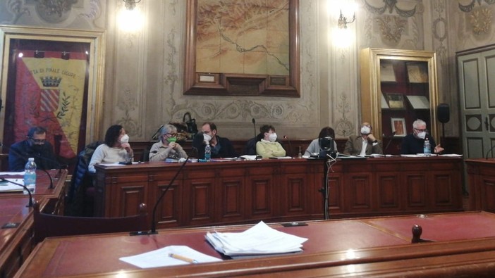 Anche Finale approva l'applicazione dell'aumento delle indennità agli amministratori. Minoranze divise sull'argomento Anche Finale approva l'applicazione dell'aumento delle indennità agli amministratori. Minoranze divise sull'argomento