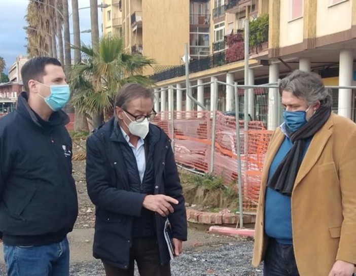 immagine di repertorio: la più recente visita di Giampedrone ad Albenga, qui con il sindaco Tomatis e il consigliere regionale Vaccarezza immagine di repertorio: la più recente visita di Giampedrone ad Albenga, qui con il sindaco Tomatis e il consigliere regionale Vaccarezza