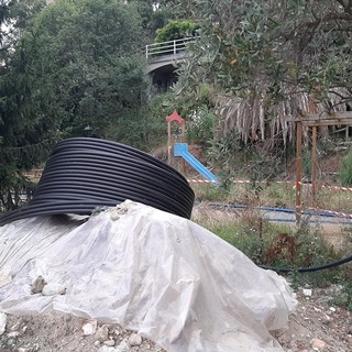 Celle, non solo il cantiere sull'Aurelia crea polemiche: i cellesi si scagliano sull'incuria dei giardini Mezzano (FOTO)