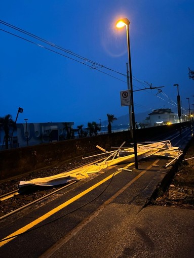 Interruzione linea ferroviaria Genova-Ventimiglia, Europa Verde Liguria: "Una Regione non può essere messa in crisi da un gazebo che vola" Interruzione linea ferroviaria Genova-Ventimiglia, Europa Verde Liguria: "Una Regione non può essere messa in crisi da un gazebo che vola"