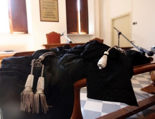 Savona: sordomuti bielorussi sfruttati per vendere gadget, 7 condanne