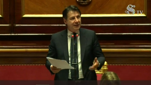 Coronavirus, il premier Conte annuncia una nuova manovra da 50 miliardi, e sull'app: "Nessuna limitazione per chi non la scaricherà" (VIDEO) Coronavirus, il premier Conte annuncia una nuova manovra da 50 miliardi, e sull'app: "Nessuna limitazione per chi non la scaricherà" (VIDEO)