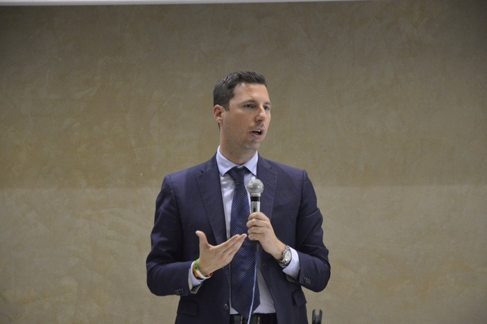 L'assessore regionale Giampedrone