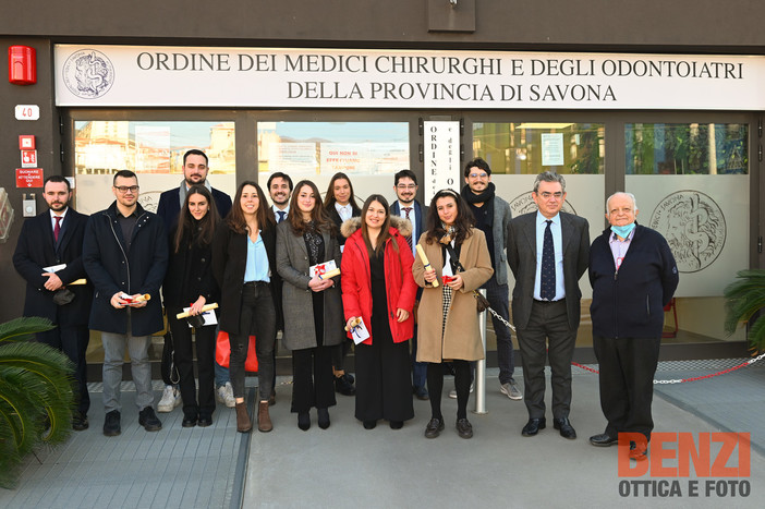 Savona, cerimonia di giuramento per 12 medici e odontoiatri laureati nel triennio 2019-2021