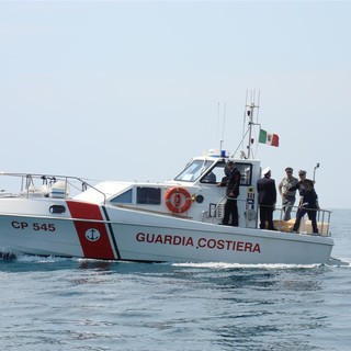 Finto naufragio al largo di Vado Ligure: il pm chiede 5 anni e 2 mesi per l’armatore e i due membri dell’equipaggio