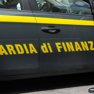 Spacciano cocaina a Savona, Albissola e Varazze: arrestato fa scena muta davanti al Gip