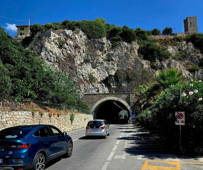Finale, Aurelia riaperta a Capo San Donato, conclusa la prima fase della messa in sicurezza Finale, Aurelia riaperta a Capo San Donato, conclusa la prima fase della messa in sicurezza
