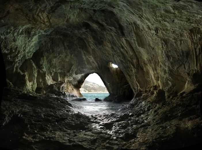 La Grotta Marina (foto Alex Chiabra)