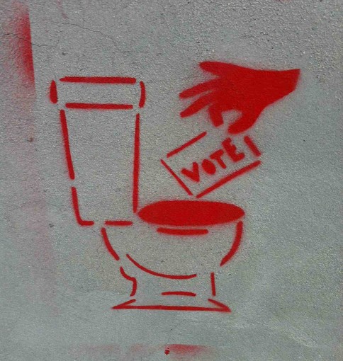 Lettere alla Redazione: "Ancora graffiti sui muri della scuola elementare di Carcare" Lettere alla Redazione: "Ancora graffiti sui muri della scuola elementare di Carcare"