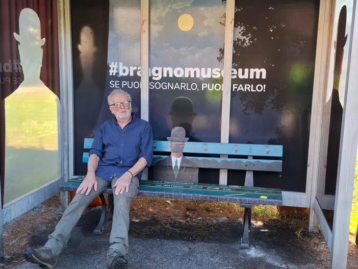 Bragno, l’arredo urbano incontra la creatività: inaugurata la panchina d’autore di Massimo Gariano