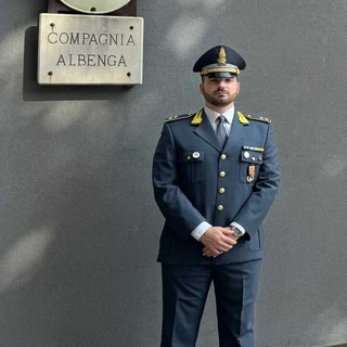 Albenga, cambio al vertice della Guardia di Finanza: il tenente Vincenzo Appierto subentra al capitano Alessandro Centrella