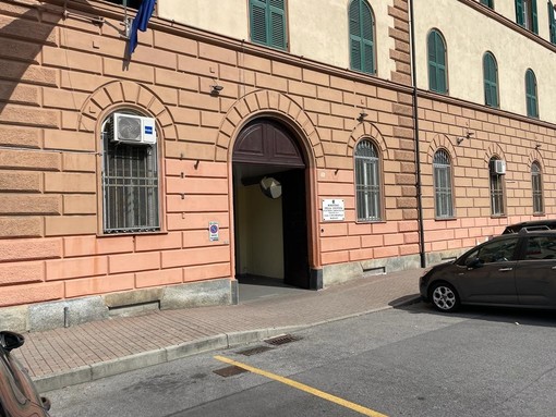 Porta un cellulare in carcere, fermata suora savonese Porta un cellulare in carcere, fermata suora savonese