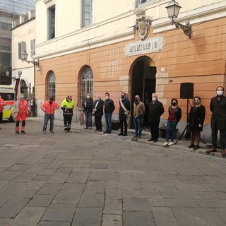Albenga ricorda le vittime del Covid, Tomatis: "Scoperto un Paese che si mette in gioco per aiutare gli altri" (VIDEO)