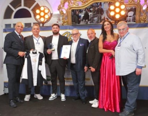 Alassio: Gabriele Gianotti è stato nominato ispettore della prestigiosa Guida Chef di Pizza Stellato. Alassio: Gabriele Gianotti è stato nominato ispettore della prestigiosa Guida Chef di Pizza Stellato.