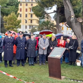 Savona, inaugurato il "Giardino dei Giusti", luogo di memoria dedicato a chi ha rischiato la propria vita per fare del bene Savona, inaugurato il "Giardino dei Giusti", luogo di memoria dedicato a chi ha rischiato la propria vita per fare del bene