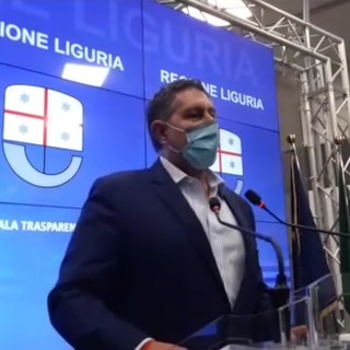 Coronavirus, la Regione opta per la didattica a distanza a rotazione per le superiori. Toti: "Vietati anche agli assembramenti" Coronavirus, la Regione opta per la didattica a distanza a rotazione per le superiori. Toti: "Vietati anche agli assembramenti"