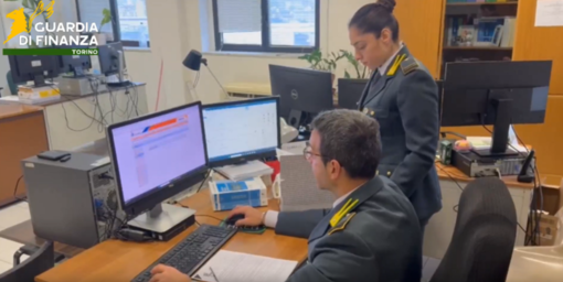 Lesioni personali, furto, armi, tentata estorsione, contrabbando: sequestrato mezzo milione a un uomo di 'ndrangheta