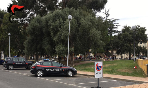 Maxi rissa ad Albenga, intervento dei carabinieri: un ferito in codice rosso Maxi rissa ad Albenga, intervento dei carabinieri: un ferito in codice rosso