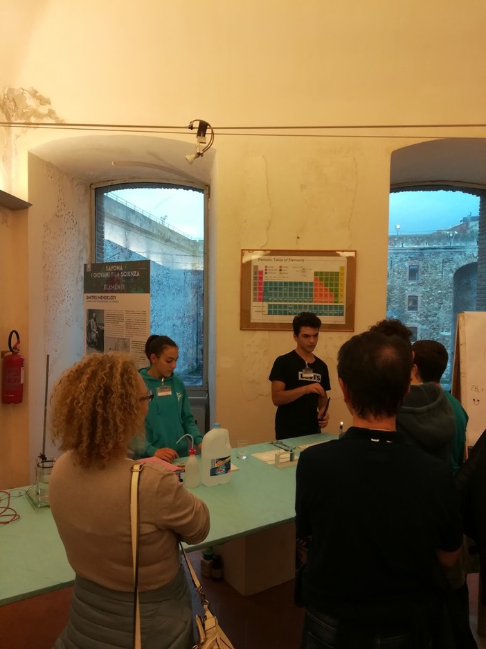 A Savona il maltempo non frena i "Giovani per la Scienza"