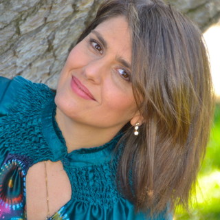 Albisola Superiore, oggi inaugurazione della personale "La Piuma, La Stella e La Rosa" e la presentazione dell’omonimo libro