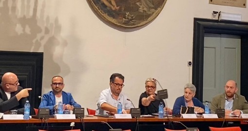 Albenga, i gruppi di minoranza dopo il primo consiglio comunale: "Opposizione seria e costruttiva, ma senza sconti" Albenga, i gruppi di minoranza dopo il primo consiglio comunale: "Opposizione seria e costruttiva, ma senza sconti"